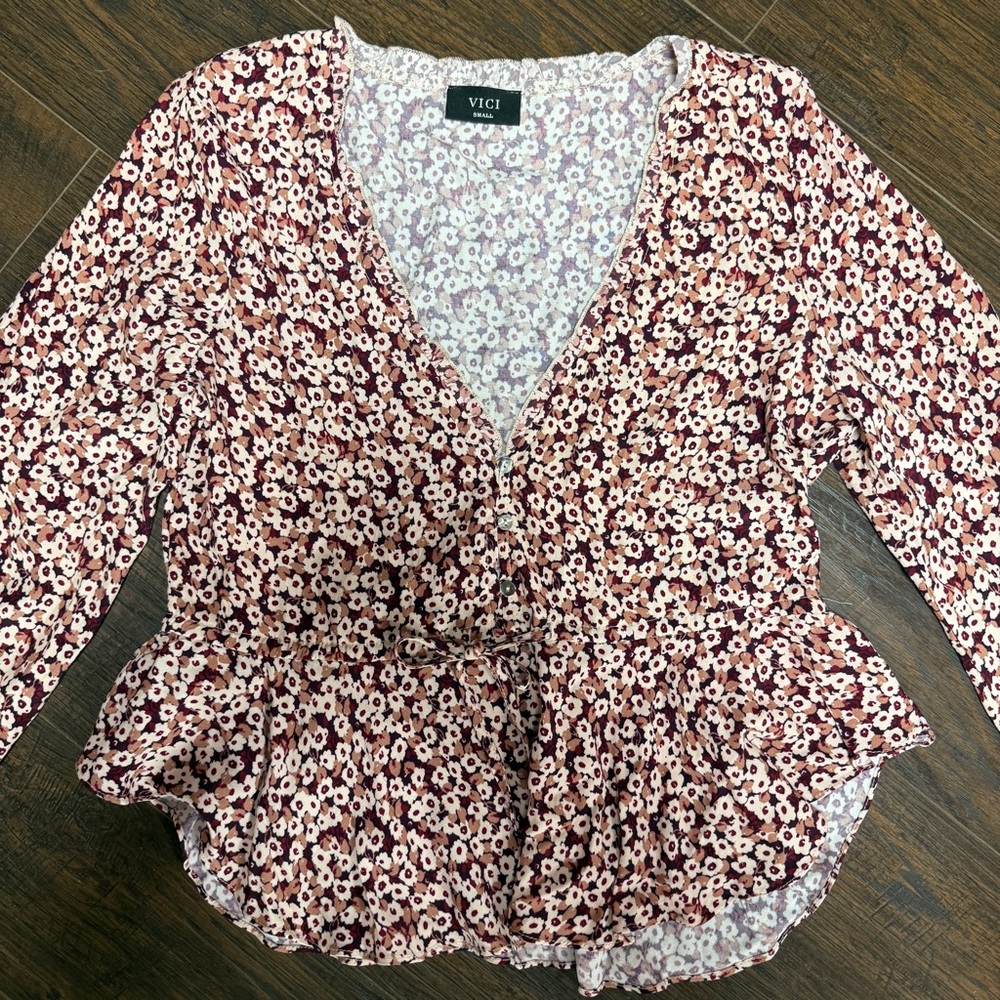 VICI WINE PLUM V NECK LONG SLEEVE PEPLUM FLORAL TOO